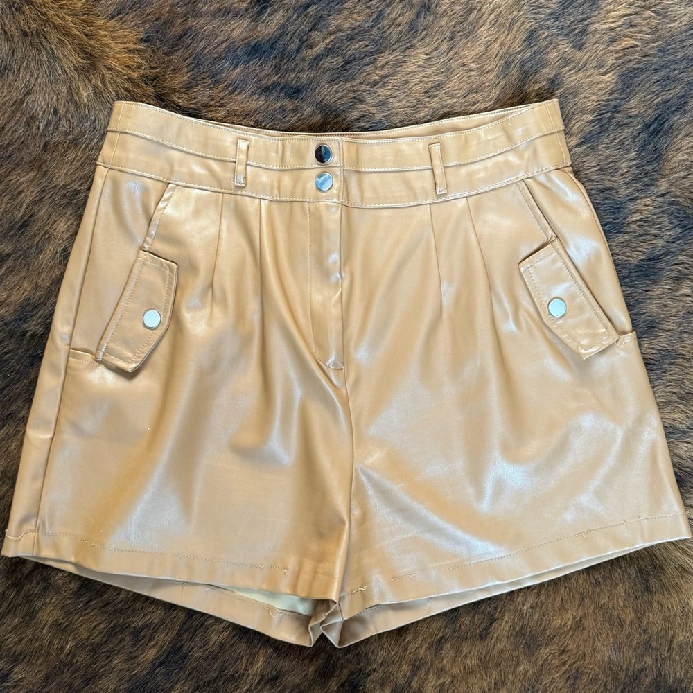 ⭐️ Camel Faux Leather High Waist Tailored Shorts Silver Snap Detail | Size Large